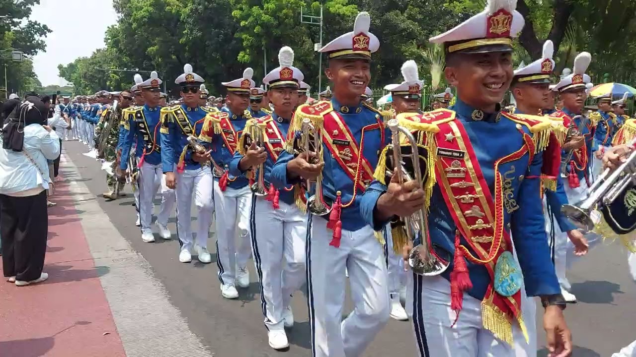 Keren Banget, Marchingband dari TNI Ini