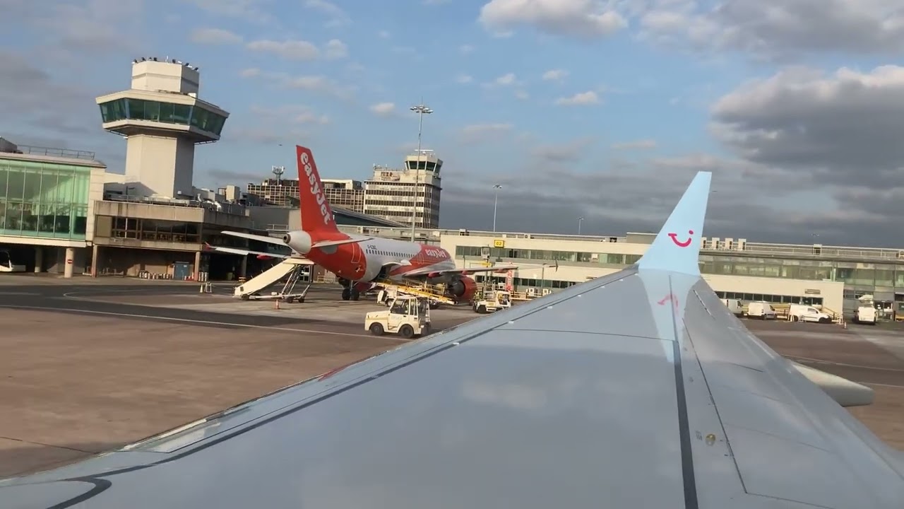 TUI Airways B737 Max 8 Landing at Manchester 1080P