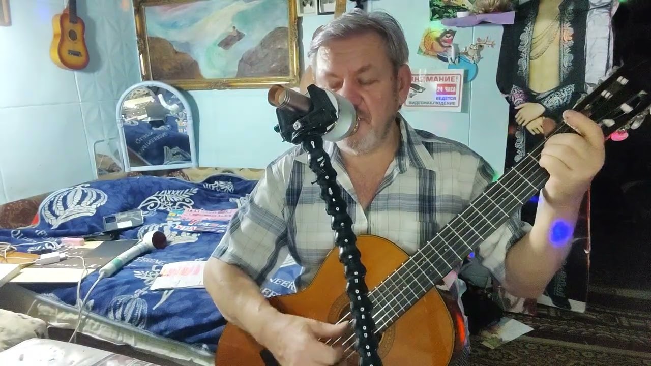 Цирк уехал,а старый, измученный лев