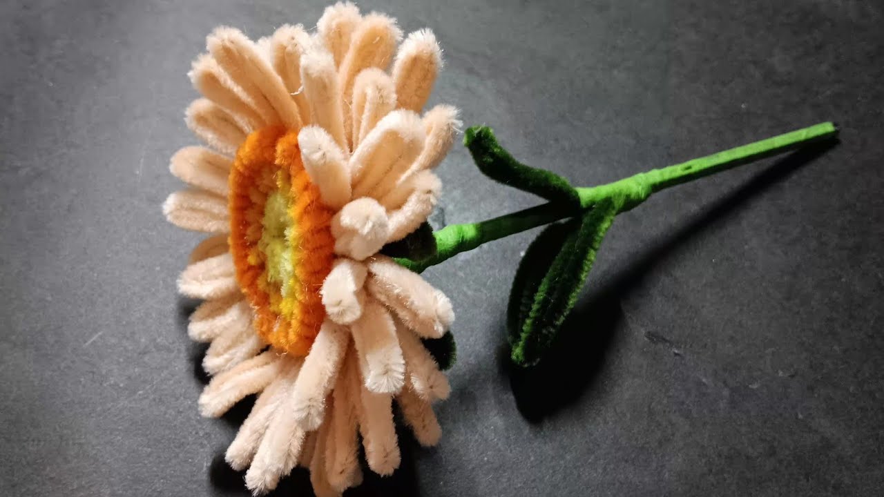 DIY || MAKING  A BEAUTIFUL Herbras Gerbera jamesonii (Barberton daisy) FLOWER USING PIPE CLEANER 