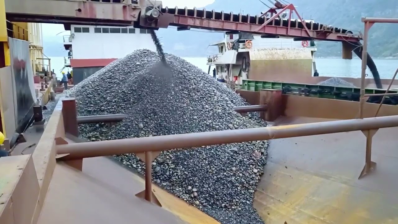 Barge loading cobblestone | My daily work on the barge