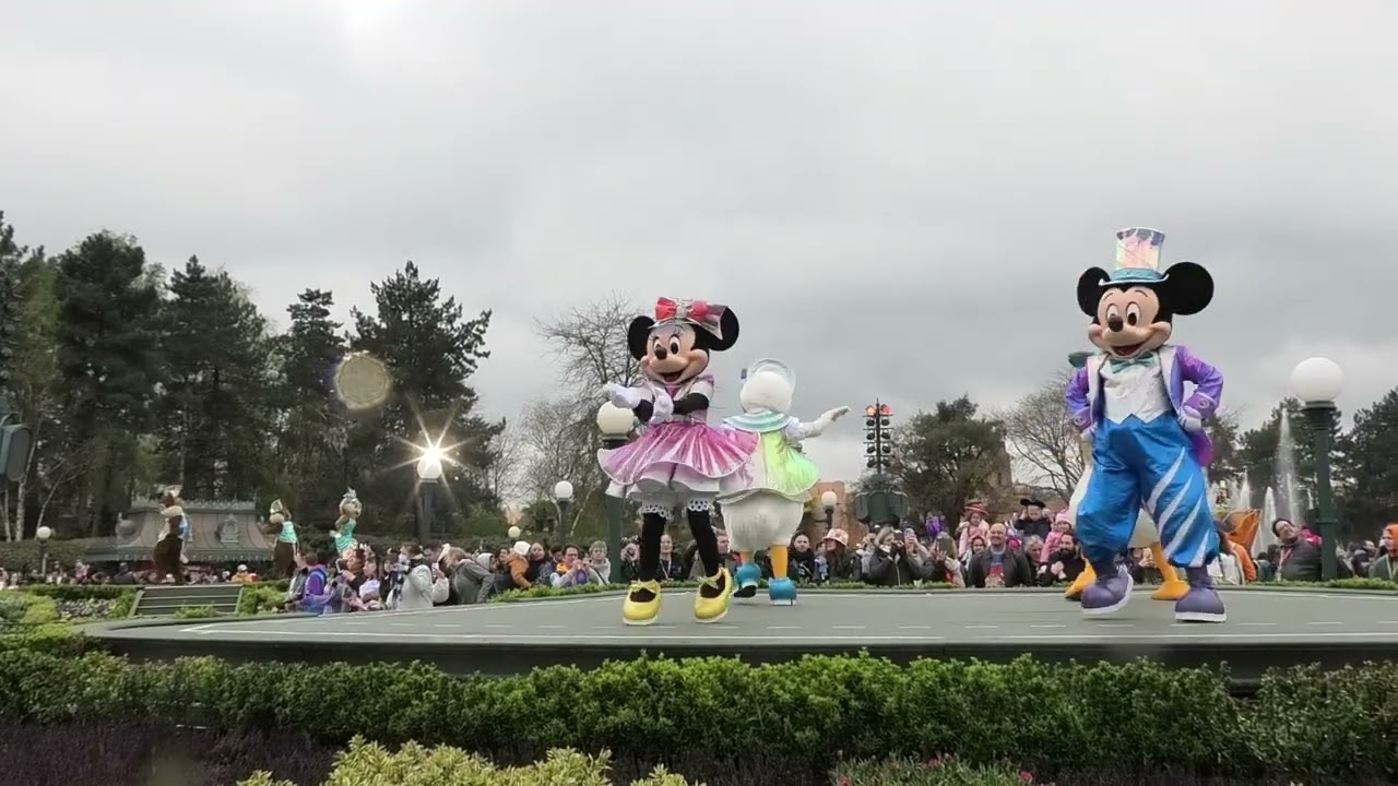 Disneyland Paris Dream and Shine Brighter show 2023