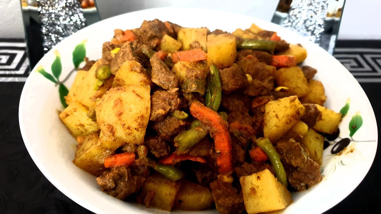 Suqaar aad u fudud aad na u macaan badan/ beef cubes with vegetables. لحم بقري صغار