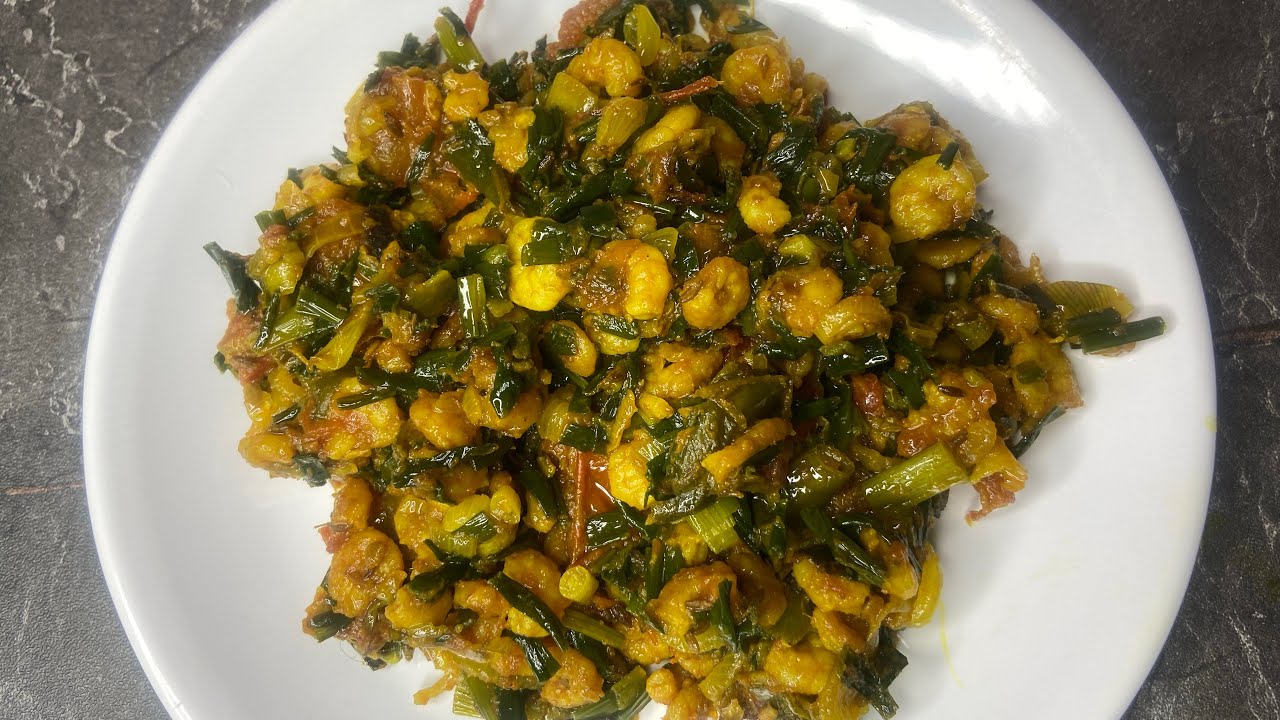 Jhinga aur kande ki bhaji l prawns recipe l cook with nilofar khan