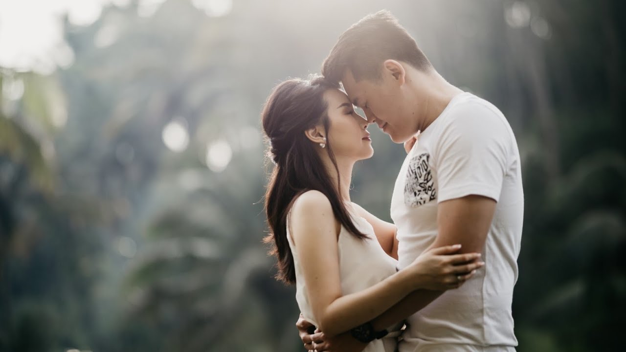 Cinematic Ubud Couple Session - Helios 44-2 + Sony A7III