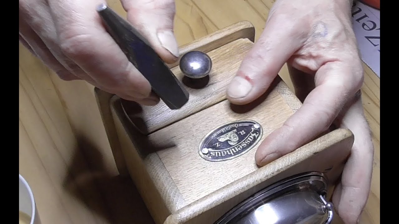 Uralte Kaffeemühle Zassenhaus Schoßmühle Grinder DIY restaurieren für den Blackout