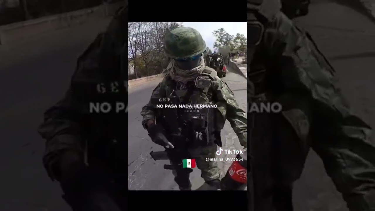 El mc razo le dio una coca al soldado:@MCRAZO