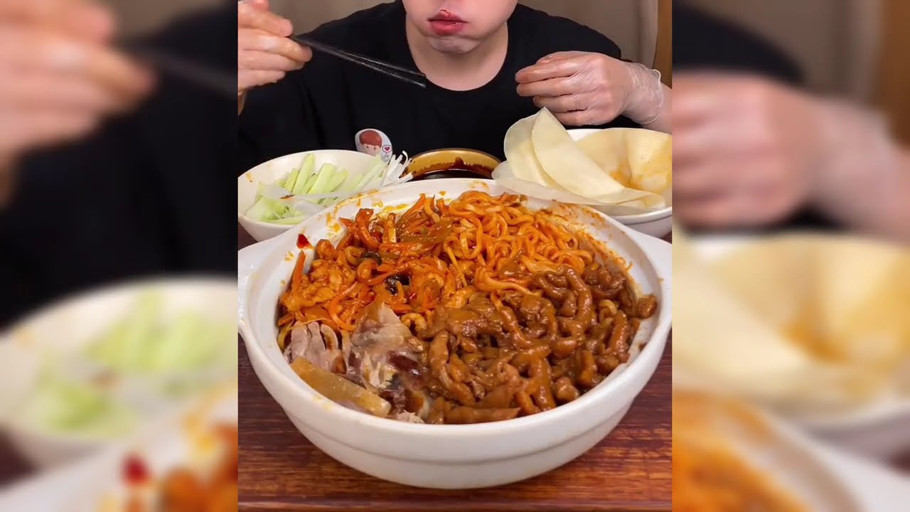 ASMR MUKBANG | 🍗Roast duck and turkey noodles! Fish-flavored and Beijing-style shredded pork! Wraps!