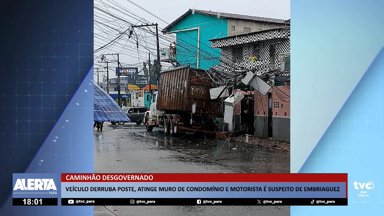 Caminhão perde controle, derruba poste e atinge muro em Ananindeua