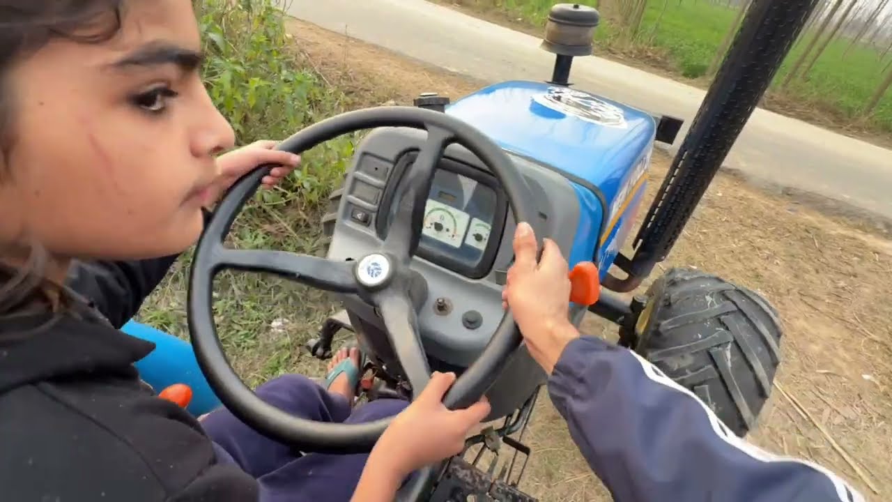 Chhoti bacchi ke tractor 🚜 chalane Ka 17 wa din Mahindra haoo 