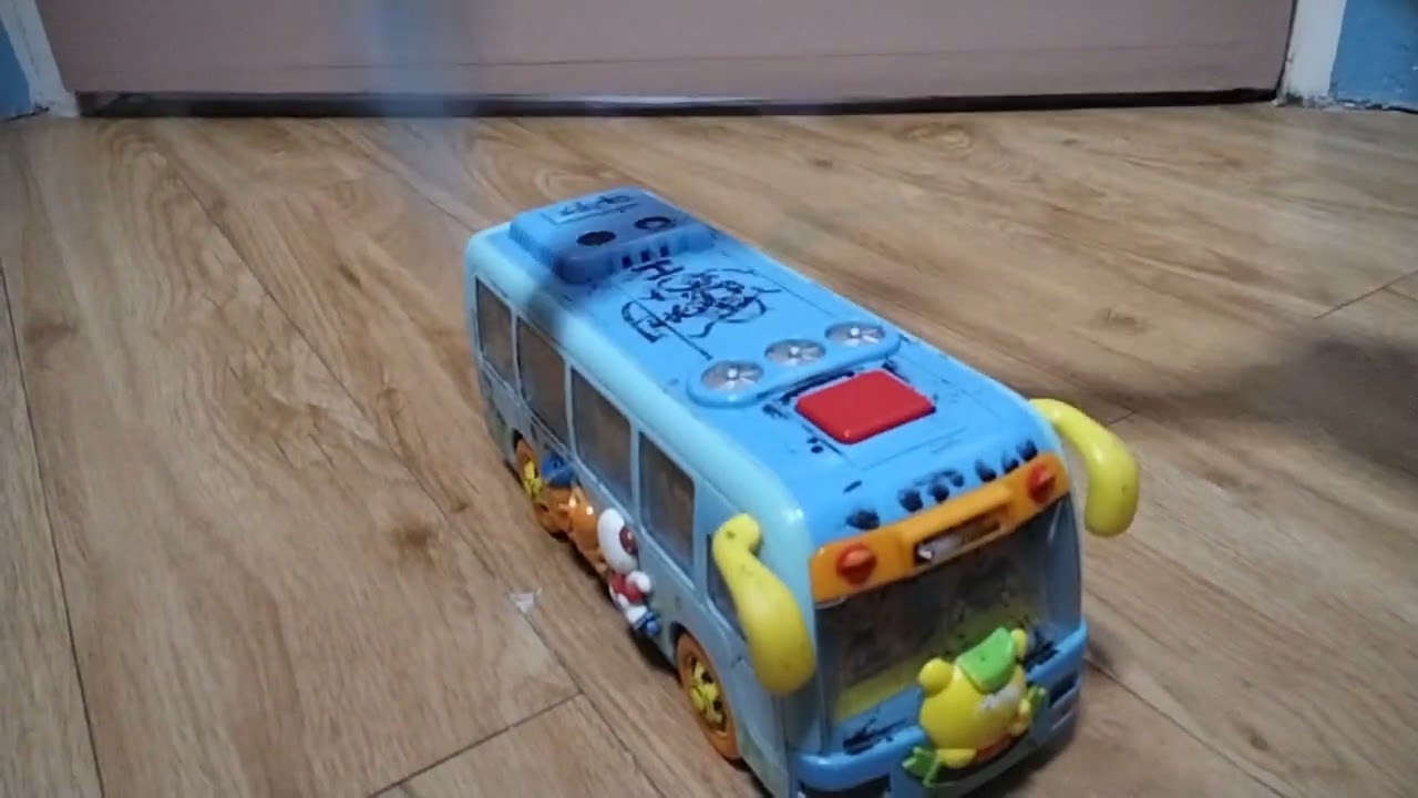 Huile toys Happy Shaking School Bus Destruction (Joke video)