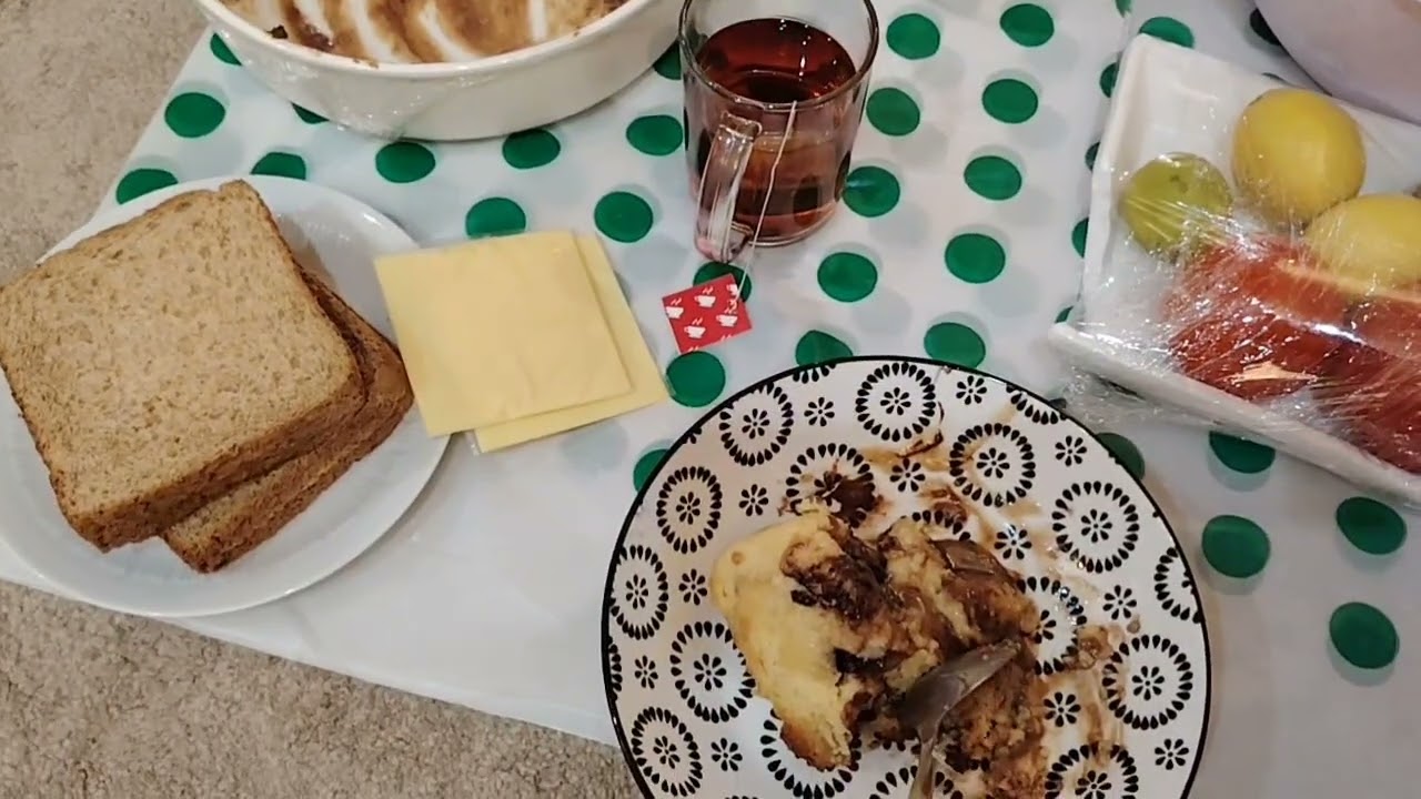 Mornight snacks bread & cheese and sweet w /tea! #viralvideo #satisfying 