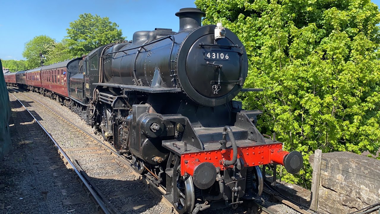 Flying Pig - 43106 departs Bridgnorth