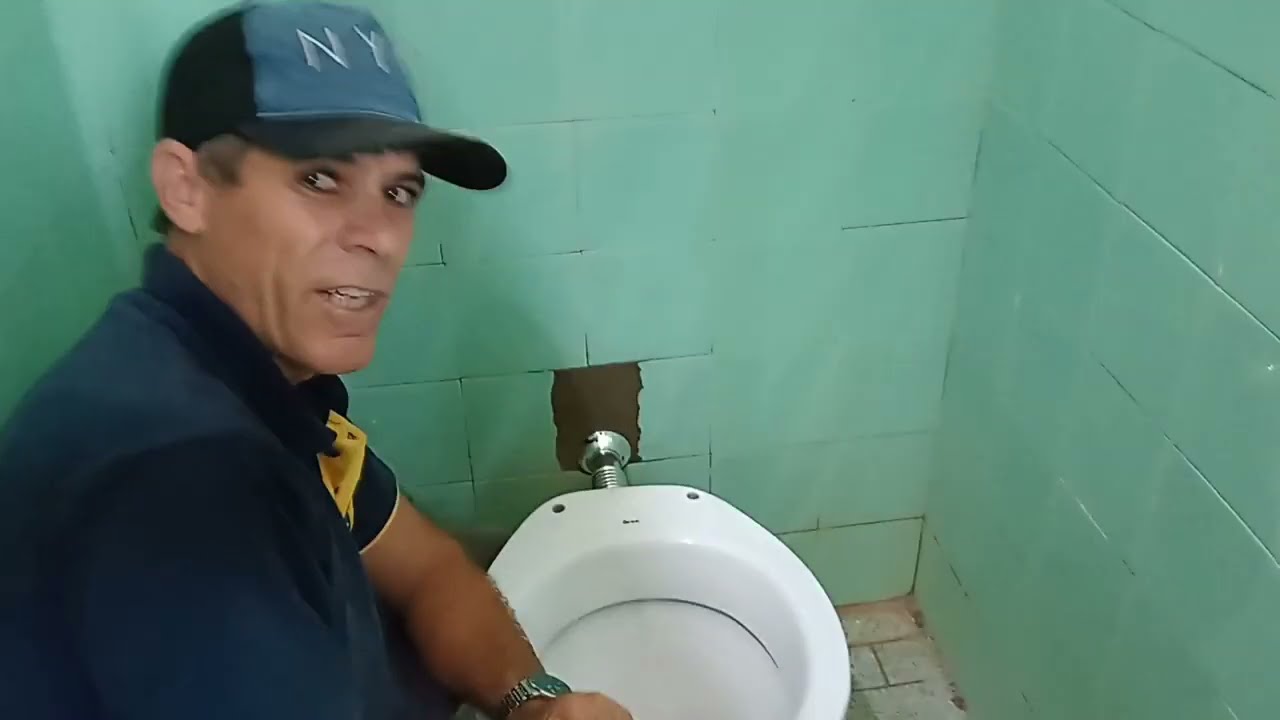 Como trocar vaso sanitario e tubo de ligação antigo em  banheiro antigo !