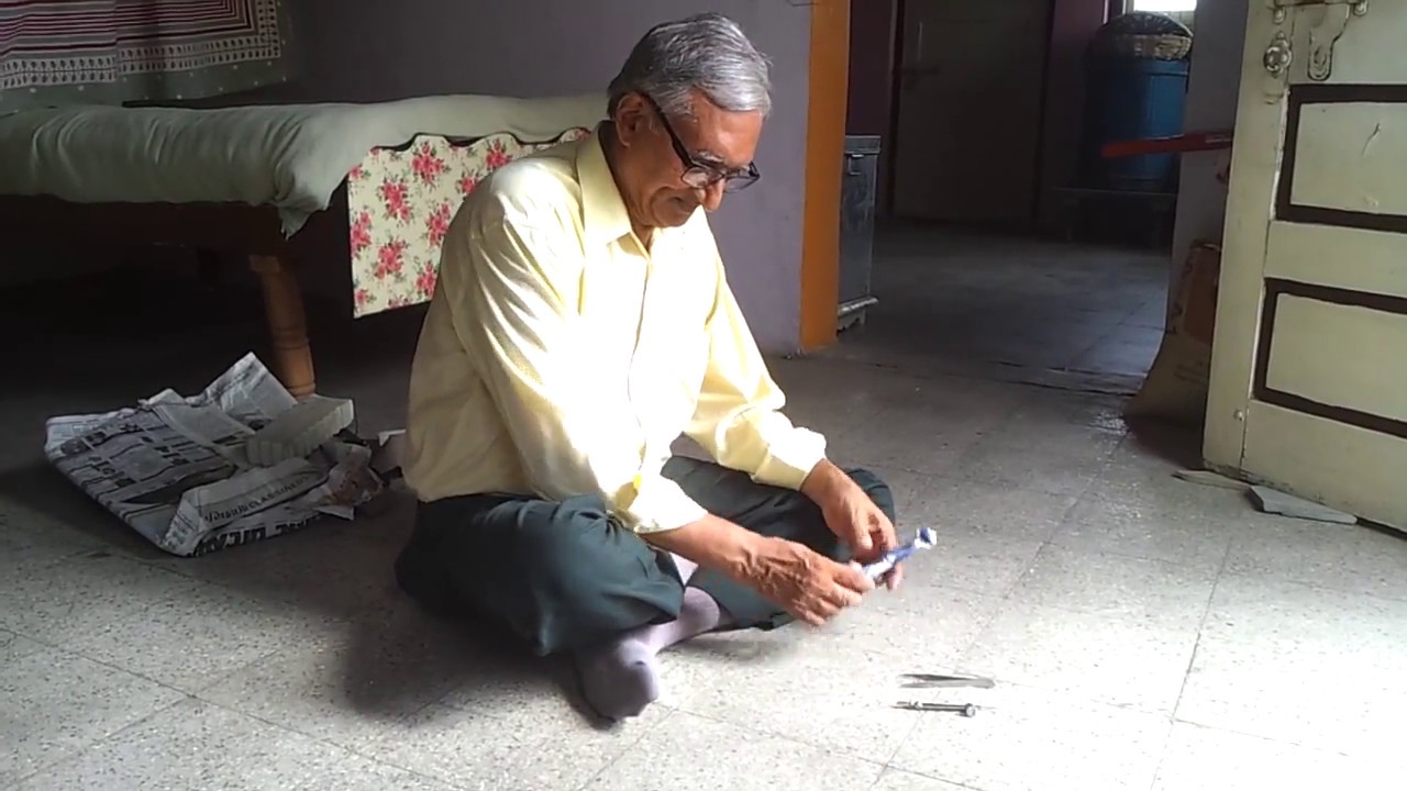 How to open Gillette Fusion Proglide Razor for Repair By Hiren Desai