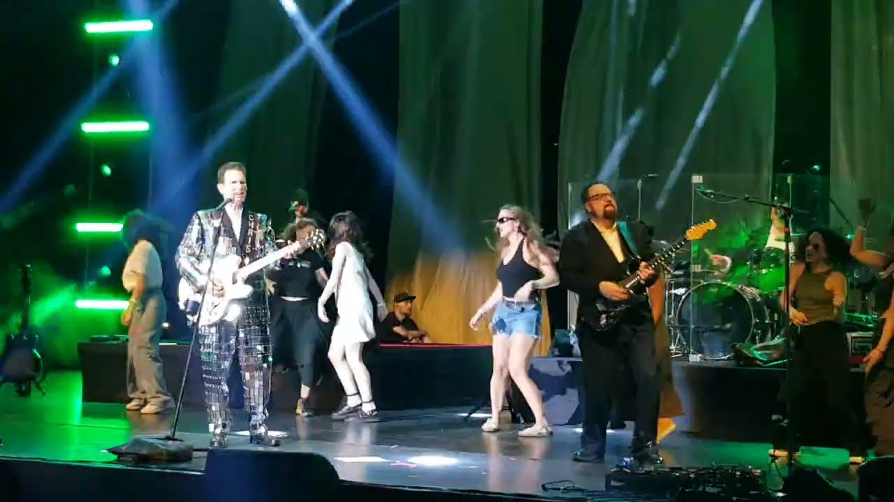 Chris Isaak - Baby Did A Bad Bad Thing (Live) / Harbiye Açık Hava Konseri 12.7.24'