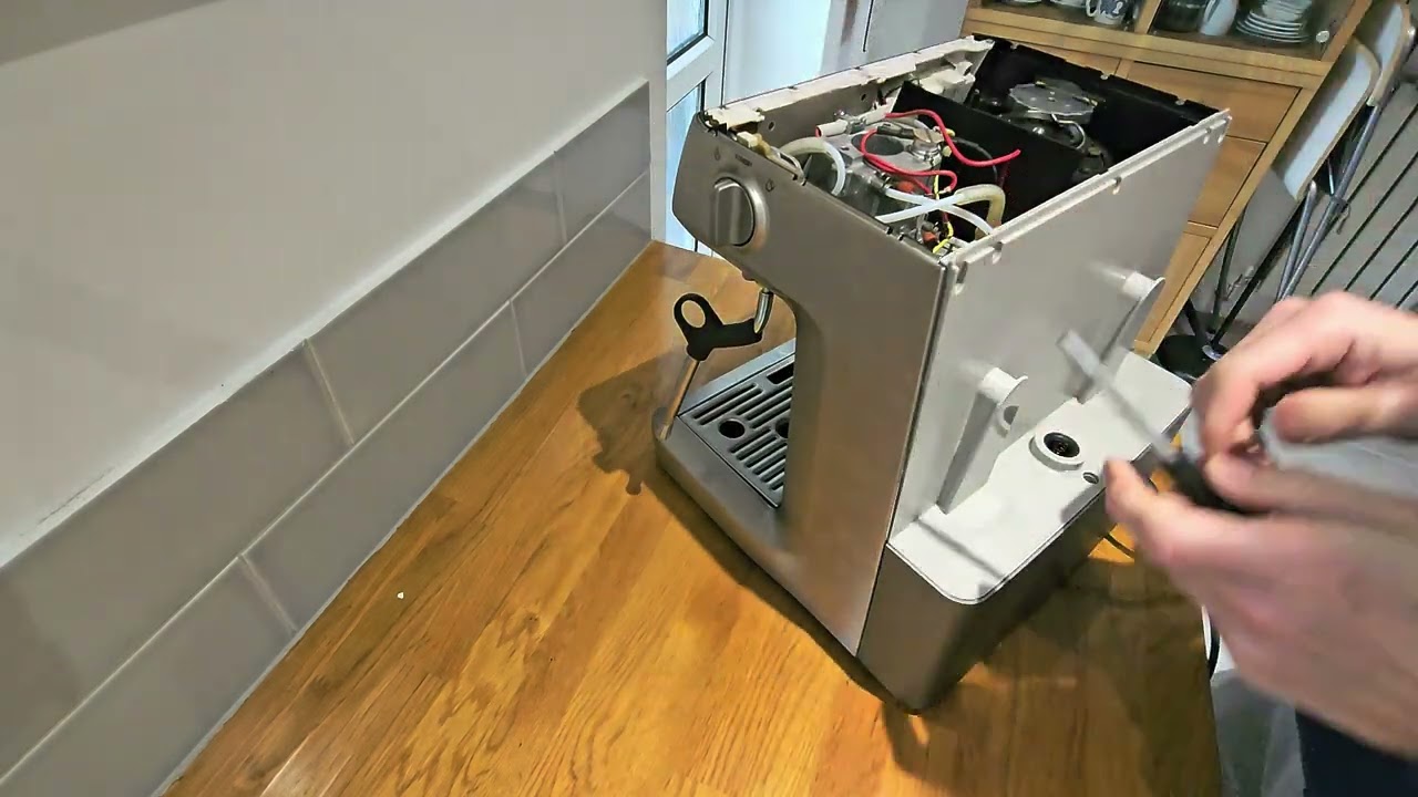 Sage Breville Barista Express removing panels