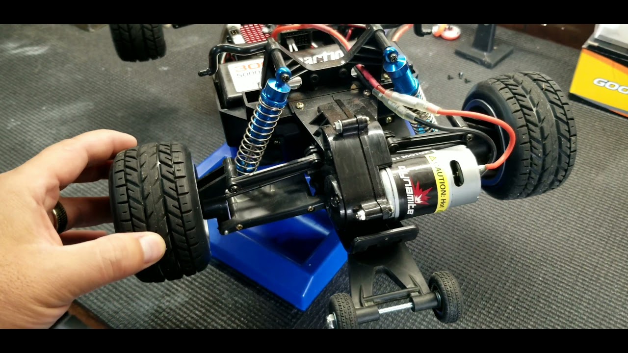 blitzer beetle. Homemade wheelie bar from spare parts. Short 3s run.