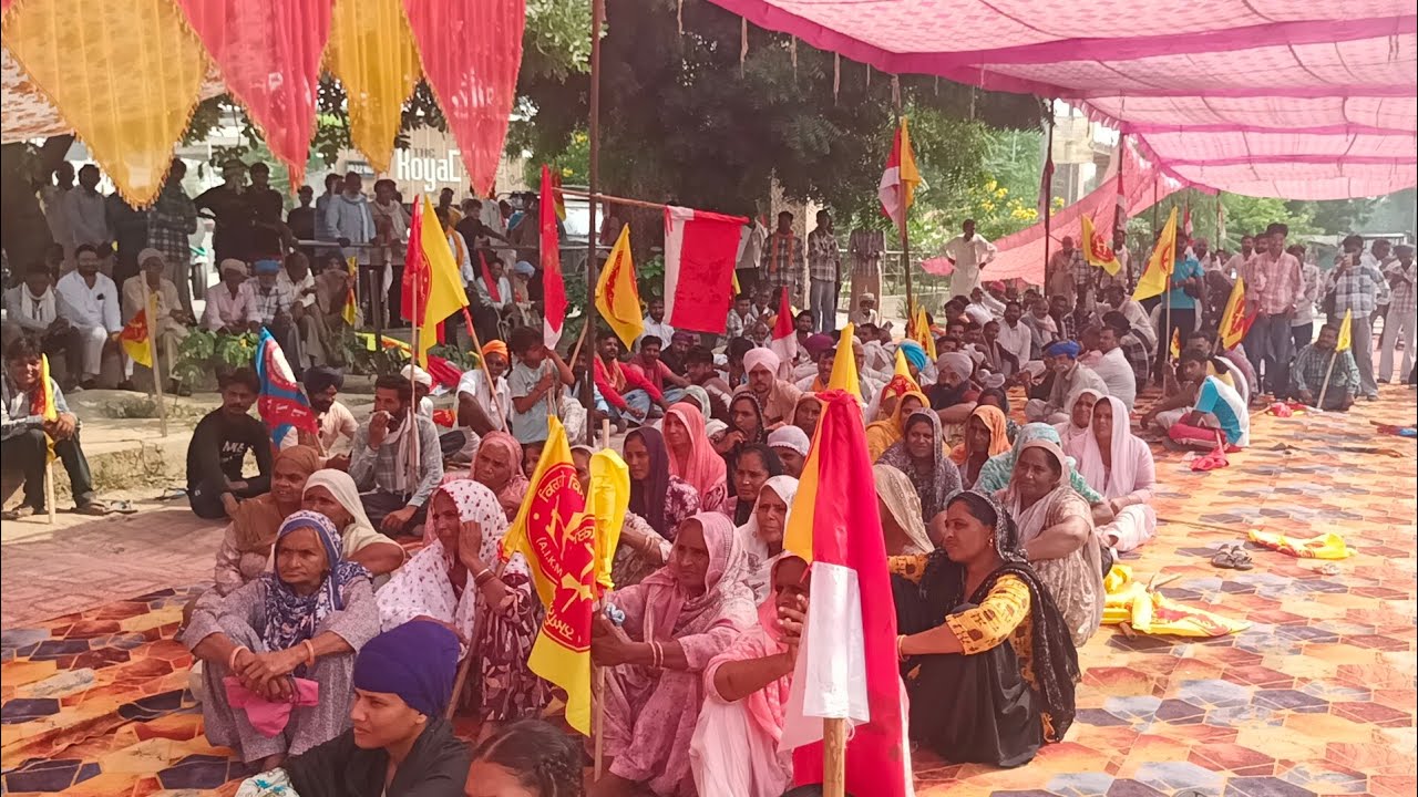 Fazilka:-ਸਰਹੱਦੀ ਪਿੰਡਾਂ ਦੇ ਹੜ੍ਹ ਪ੍ਰਭਾਵਿਤ ਲੋਕਾਂ ਵੱਲੋਂ ਡੀਸੀ ਦਫ਼ਤਰ ਦੇ ਬਾਹਰ ਧਰਨਾ ਪ੍ਰਦਰਸ਼ਨ