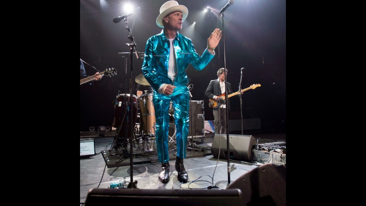 The Tragically Hip's Paul Langlois talks the band's new surprise album, and Habs vs Leafs!