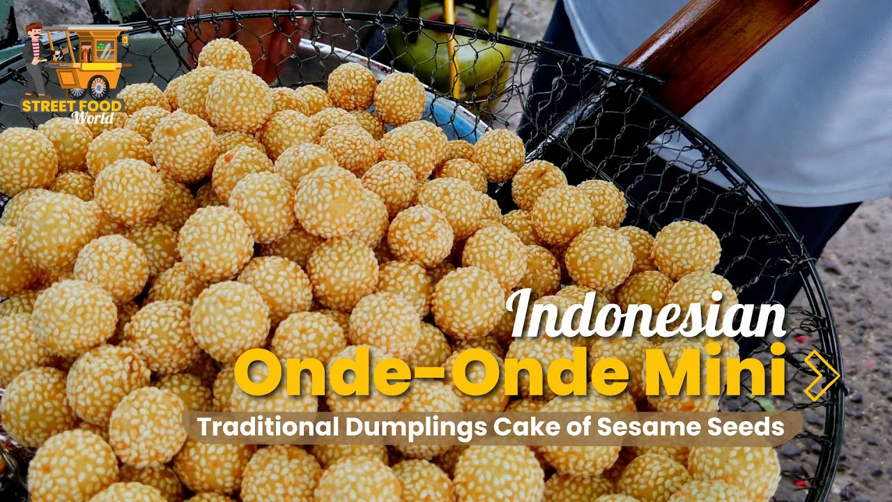 Onde-Onde Mini - Traditional Indonesian Dumplings Cake of Sesame Seeds