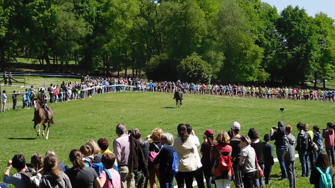 Les Gendarmes et Voleurs de temps 2016  - Depart du 10 km