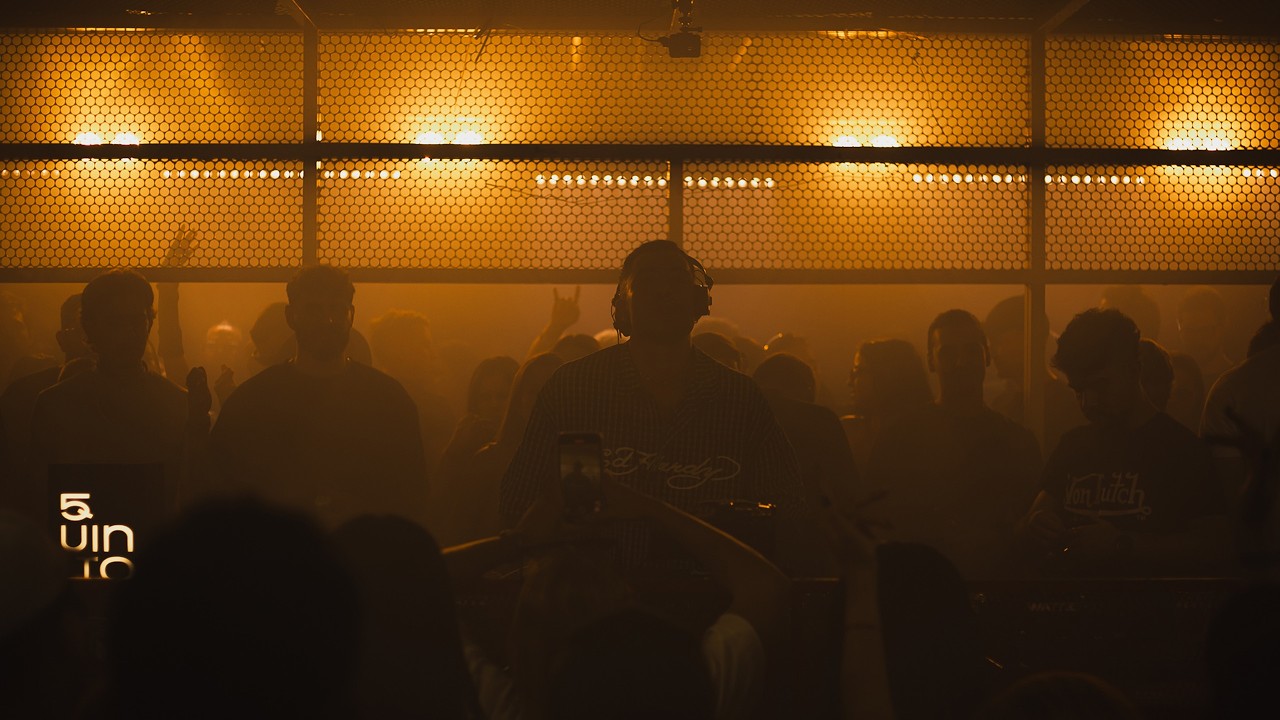 VIOT LIVE AT @5UINTO | EXTERNA (BRAS&Iacute;LIA, BRASIL)