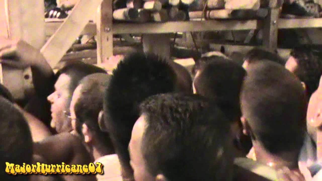 Brusciano 2011 - Comitato Croce Paranza Uragano Bruscianese - (Discesa Via Bellini) Sera P(3°)