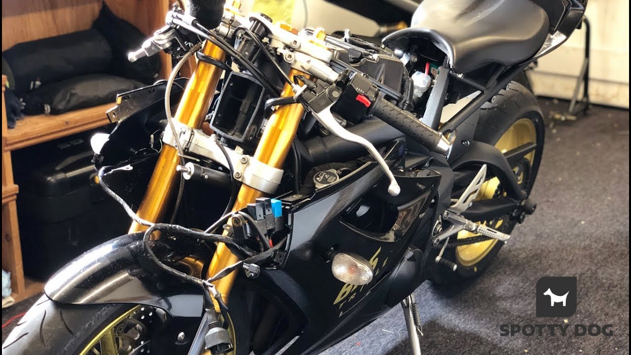 How To Change An Air Filter on a Daytona 675