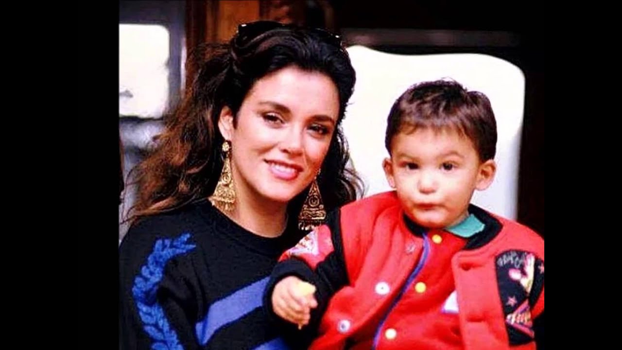 FELIZ DIA DE LAS MADRES LUCIA MENDEZ-SEÑORA SEÑORA