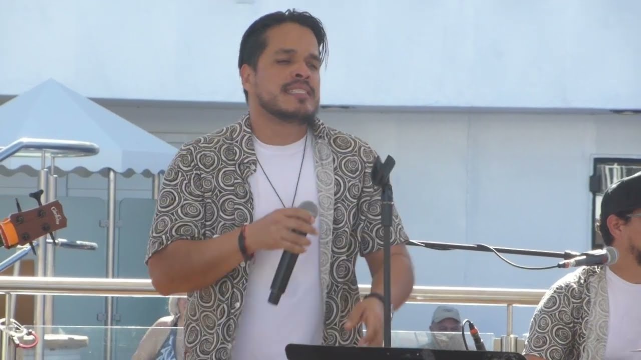 Vamos A Gozar - La Bilirrubina (Live on Norwegian Gem Cruise Ship)