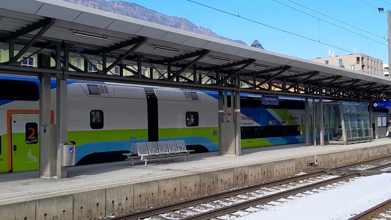 Westbahn fährt ab, Bahnhof Bischofshofen, Land Salzburg, Pongau, Austria 