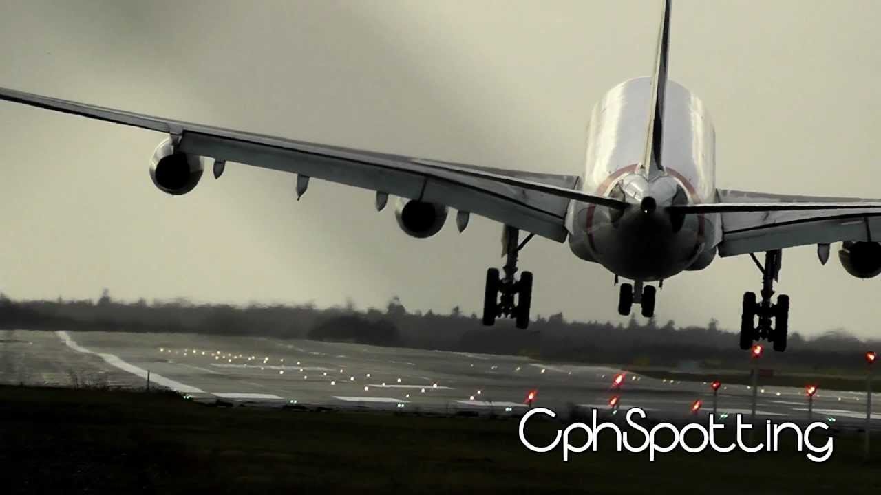 Emirates Airbus A340-300 - Extreme Crosswind Landing @ Copenhagen Airport! [HD]