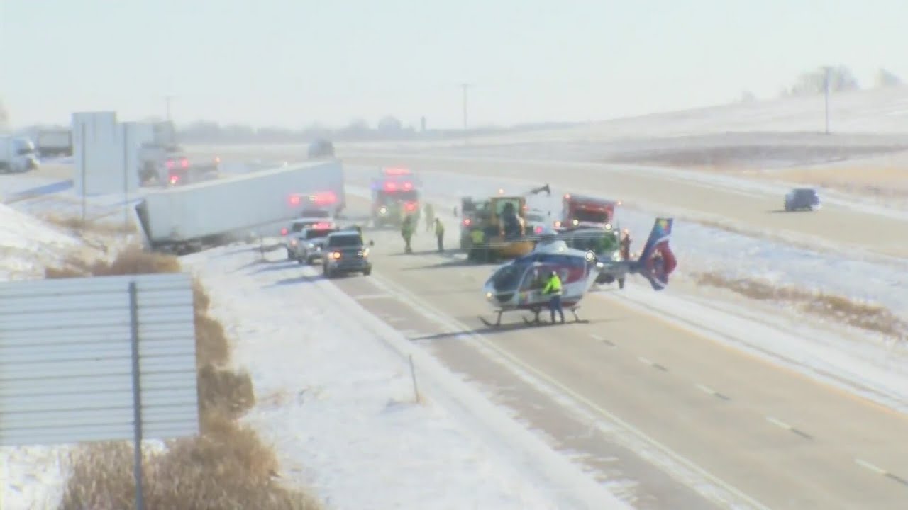 WIS 29 West closed in Shawano County after crash between semi, snowplow