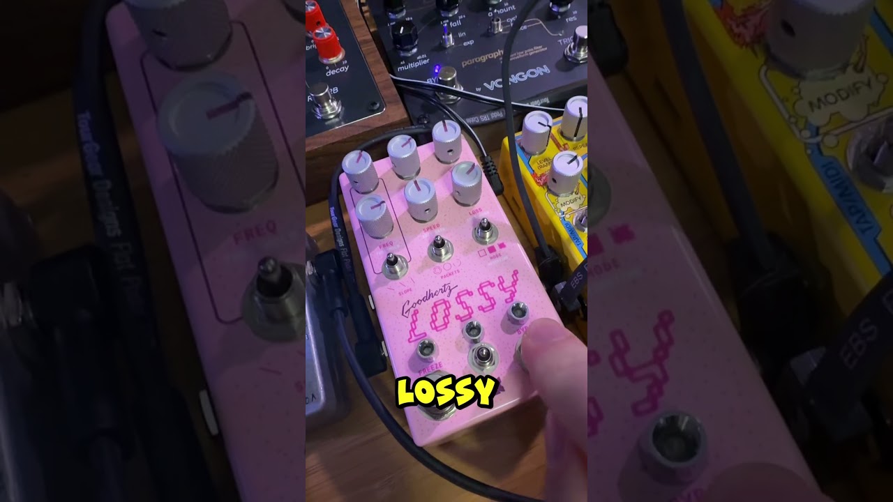 Crazy sound design with guitar pedals #synth #sounddesign #guitarpedals