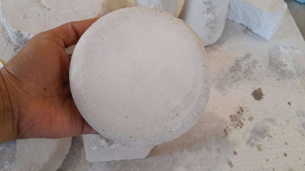 Asmr~Bomb💥White Dirt full dry crumbling🤍satisfying dusty play ⏯️🔥#foryou#satisfying #crunchycrumbles