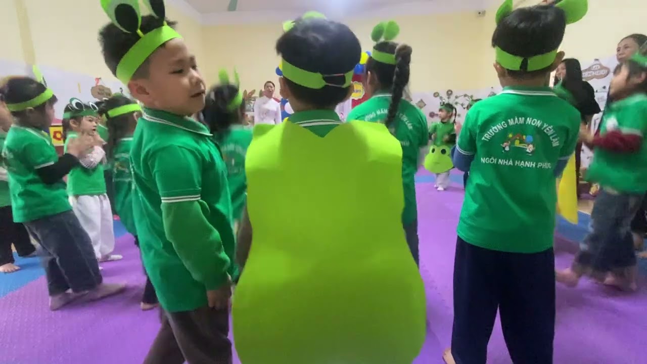 Âm nhac: VĐMH: Chú ếch con, Nghe: Tôm cá cua thi tài, TC: Ai nhanh nhất