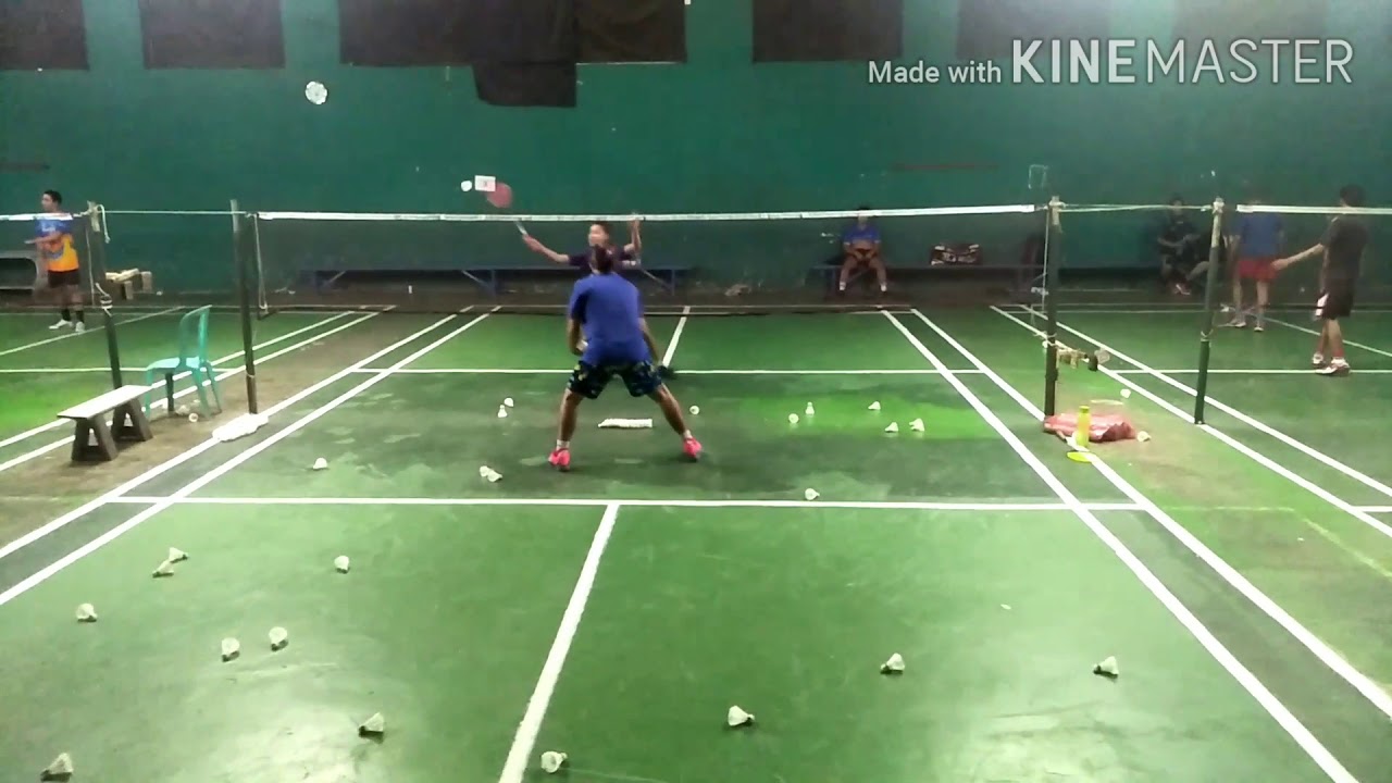 Badminton shuttle drill training