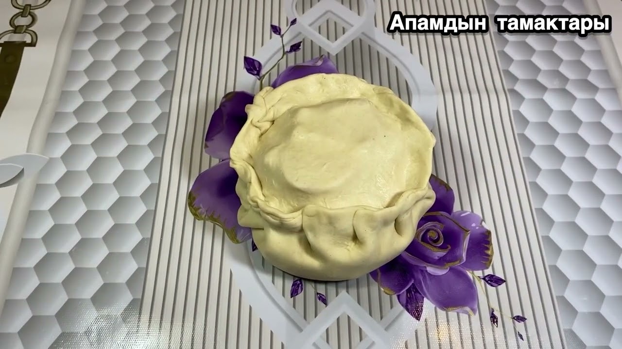 Даамы ооздо калчу самсы.