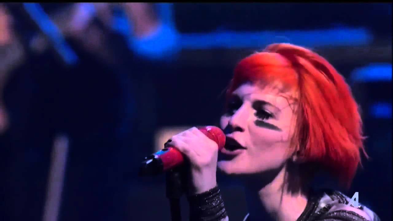 Paramore - Daydreaming | Live @ Celebrity Beach Bowl