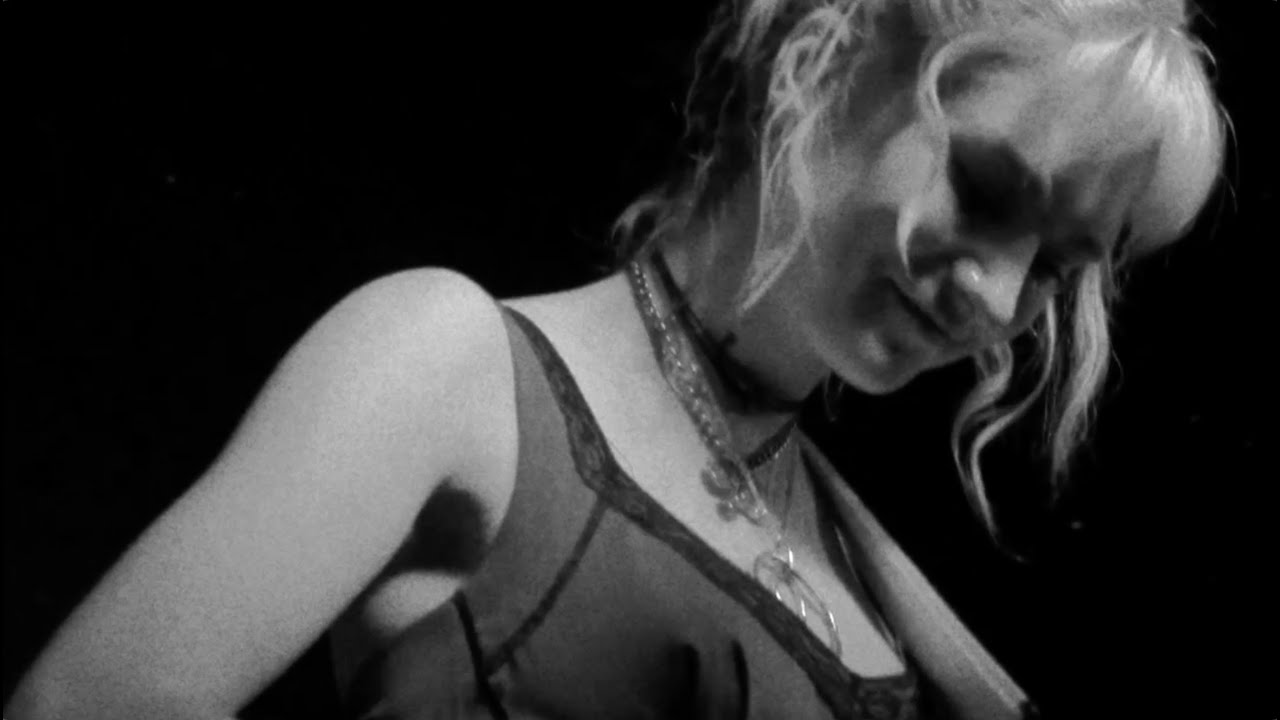 Yndling - You Know I Hate It (How the World Moves On) [live visualizer]