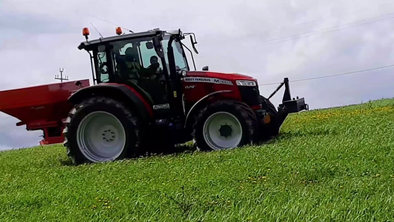 Tractor Massey ferguson 5711 M | kuhn MDS 17.1 M