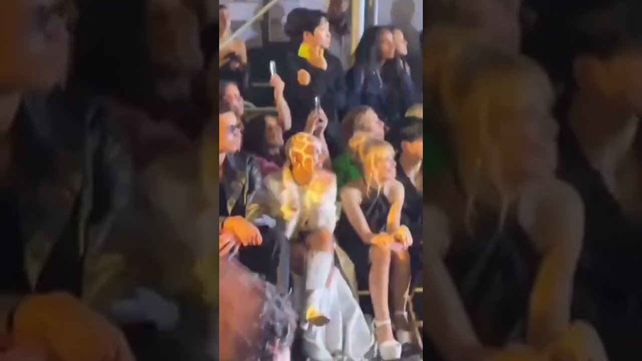 Sabrina Carpenter next to Doja Cat & Jeno at the VOGUE World fashion show in New York | Sep 12, 2022