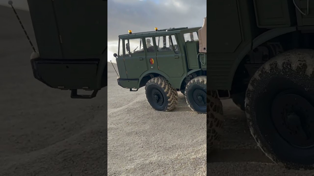 Tatra 813