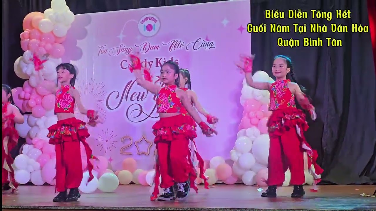 Hai Chị Em Diễn Show Tết/#đángyêuchanel 