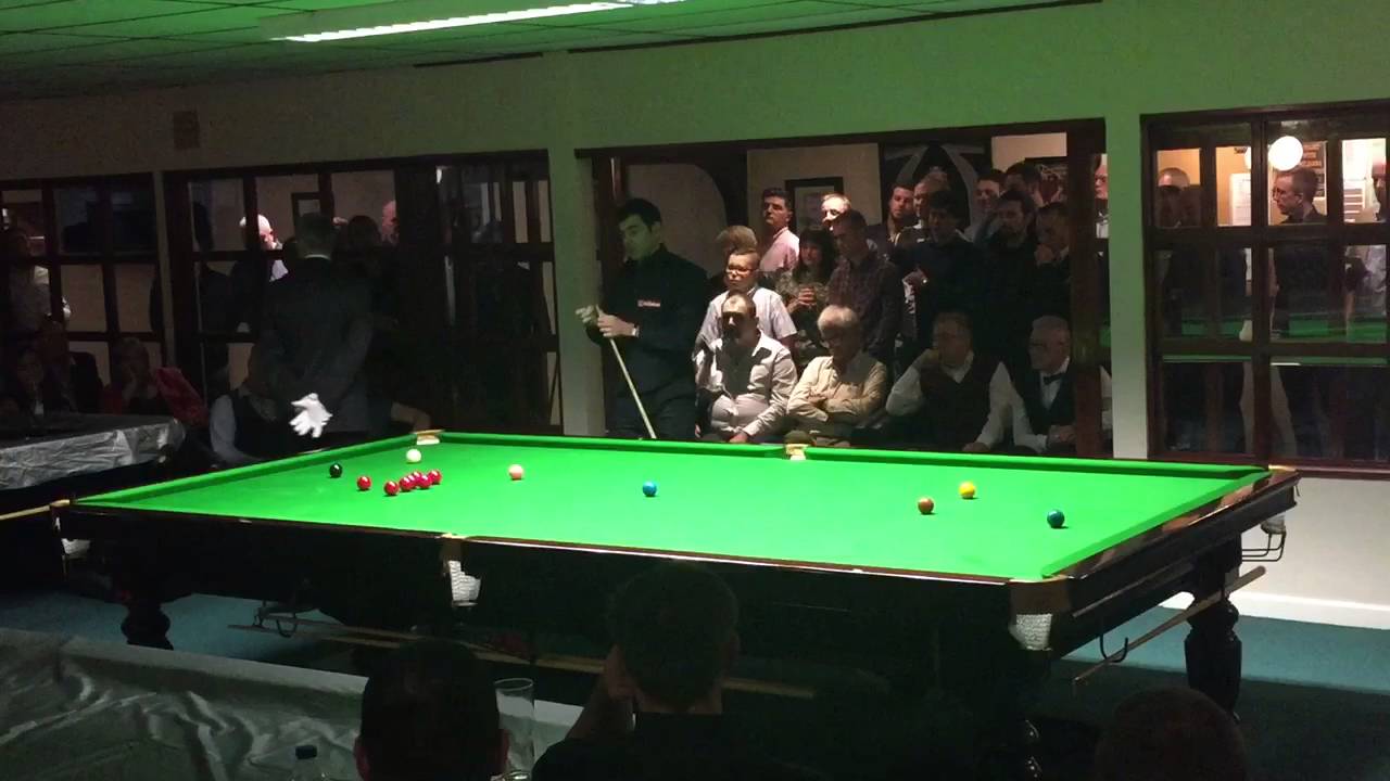 Bryan V Ronnie O' Sullivan. Ronnie gets a 147! Pure class!!