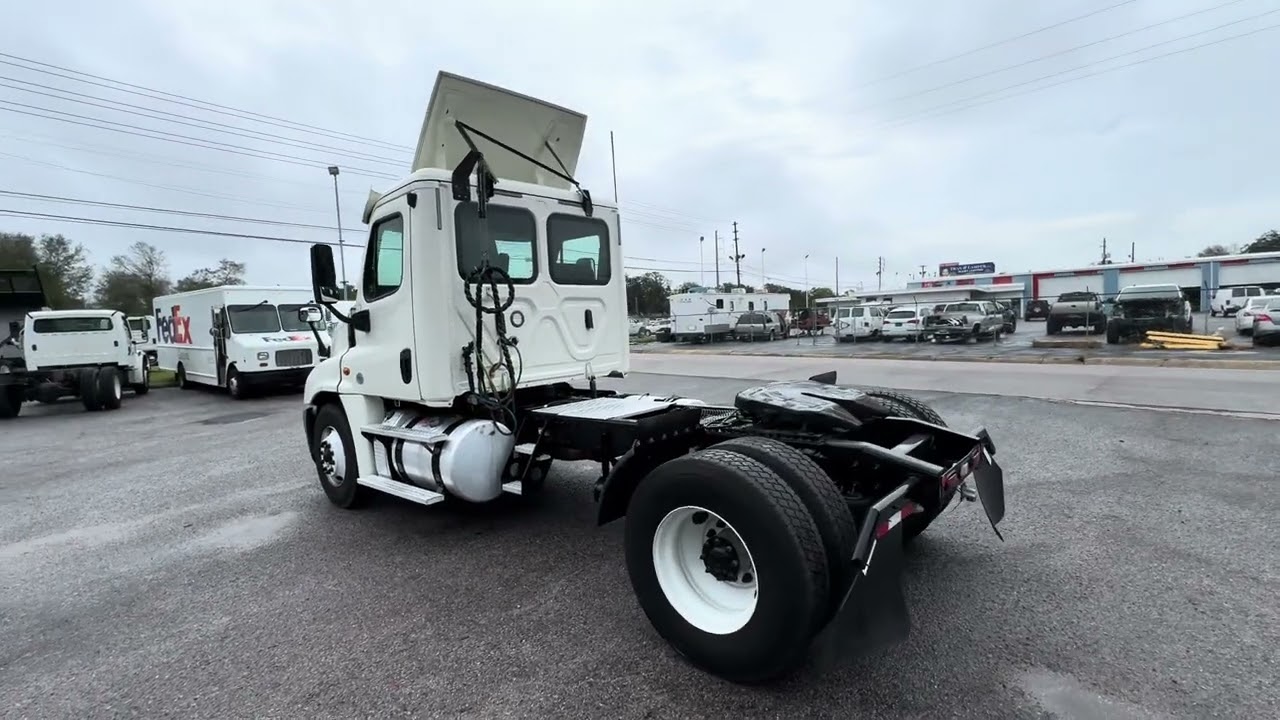 2019 Freightliner Cascadia single axle crank and run