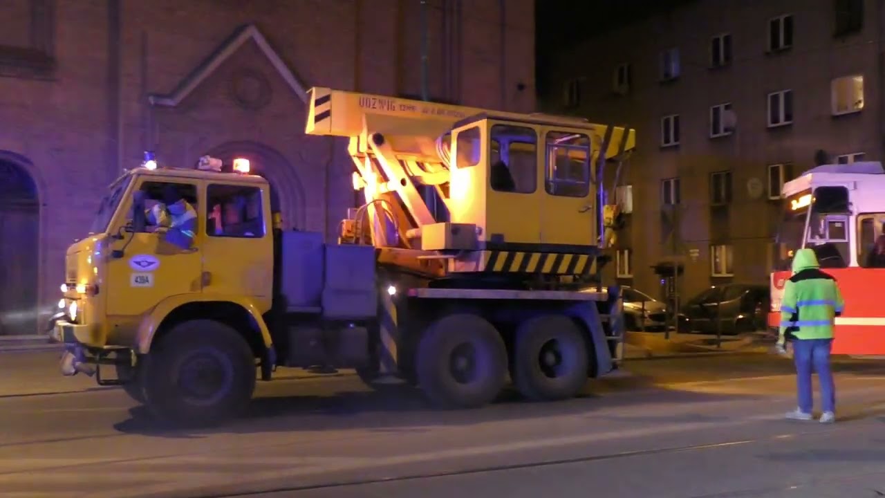 Wykolejenie tramwaju w Zabrzu - usuwanie skutków zdarzenia.