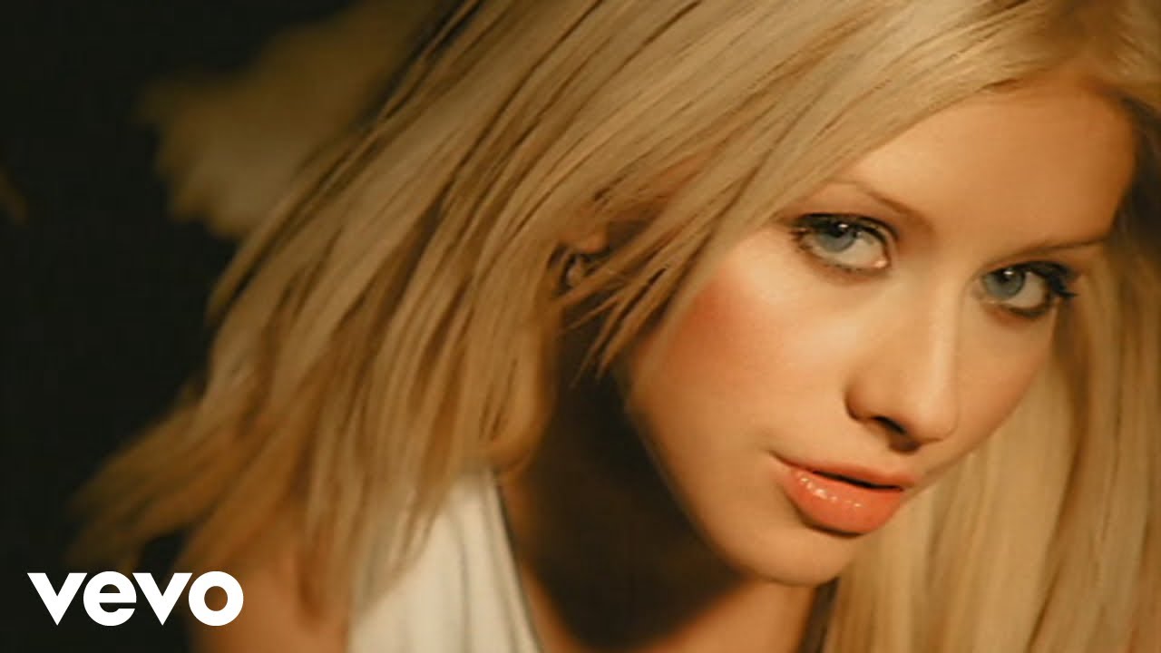 Christina Aguilera - Genio Atrapado (Official Video)