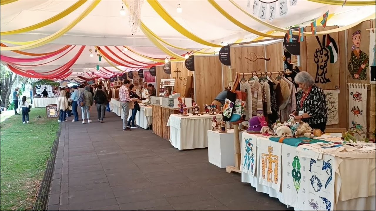 M&aacute;s de 200 artesanos, entre ecuatorianos y extranjeros, en el Festival de las Artesan&iacute;as de Am&eacute;rica